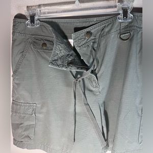 Jones New York Olive Green Cargo Shorts 4 pockets  Waist ties Sz 14